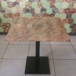 Mesa de vidrio artesanal forma cuadrada con textura Ubud